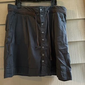 Lucy skirt button front trim, length 18.5”. Sz L
